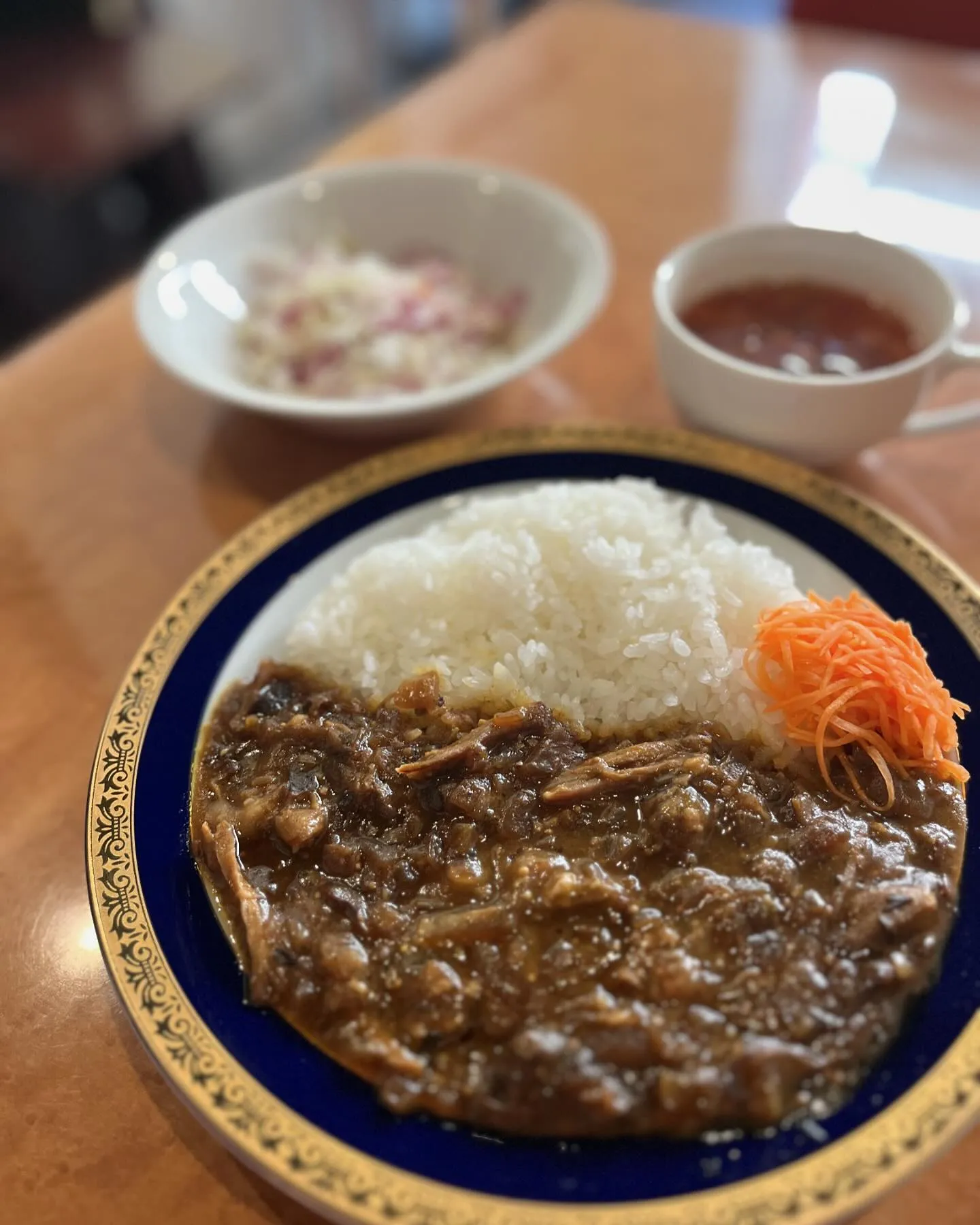 {黒豚豚骨の味噌煮×本格スパイスカレー